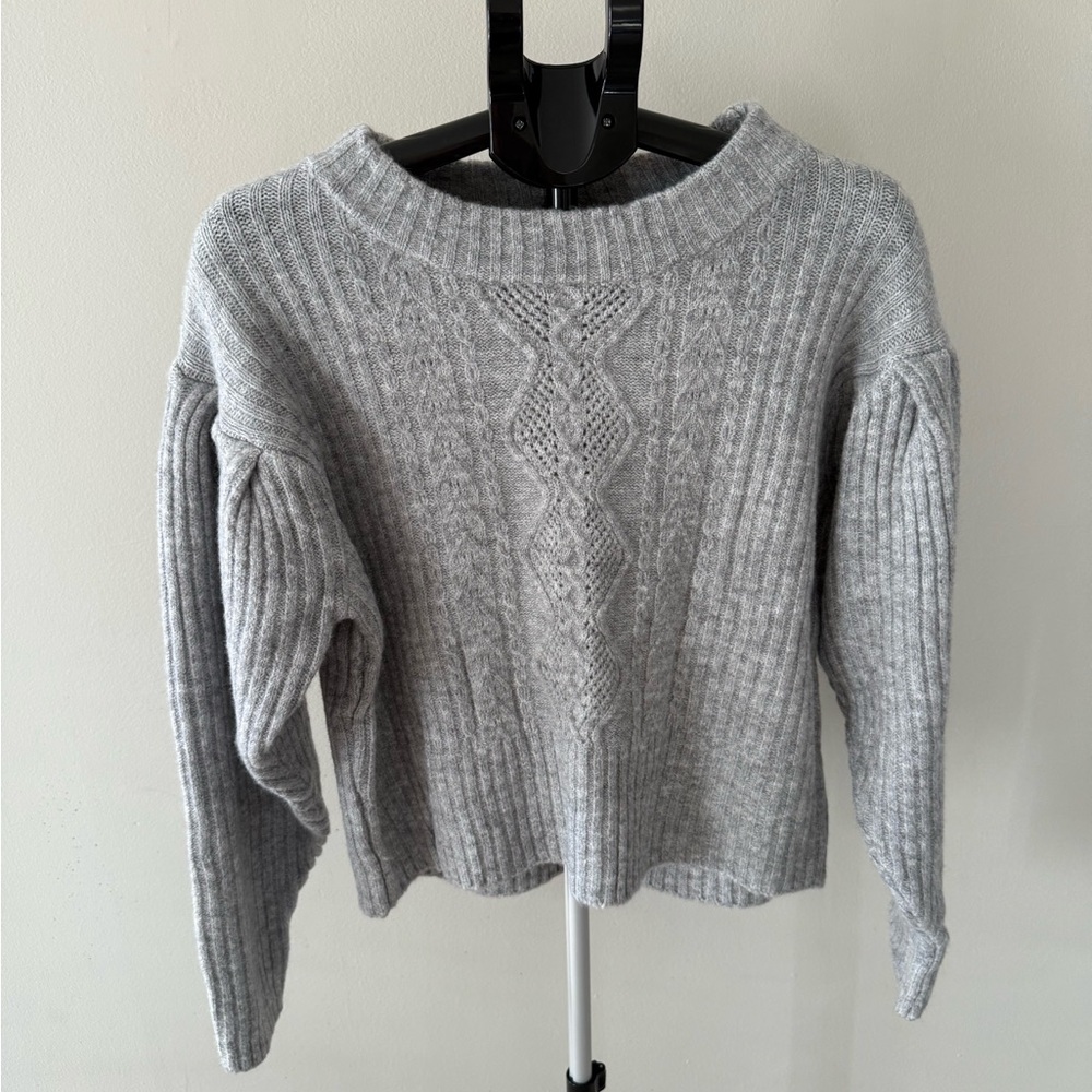 Sweaterland Women's Gray Cable Knit Sweater Large